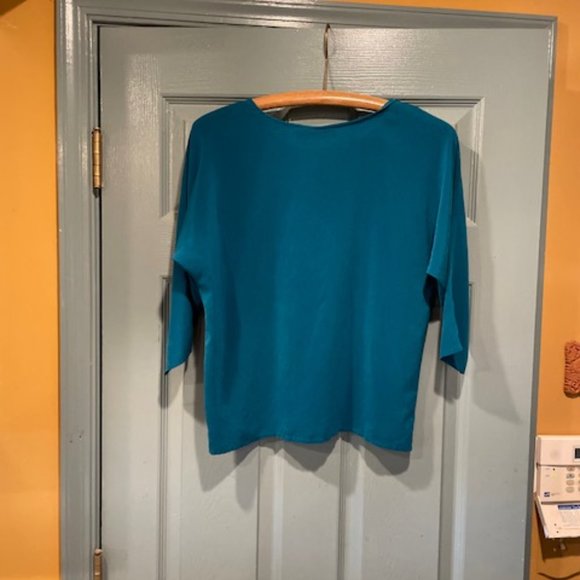 Cassidy silk teal top, vintage, medium, worn once excellent condition. - Picture 2 of 2